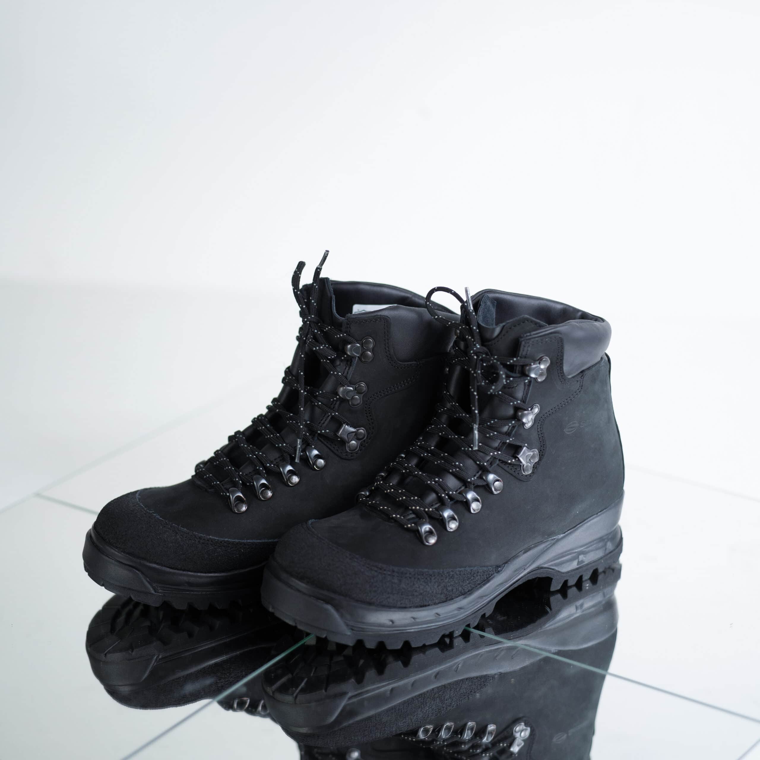 JOBOLT 553P Black waterproof hiking boots with Vibram sole and TOPAZ membrane