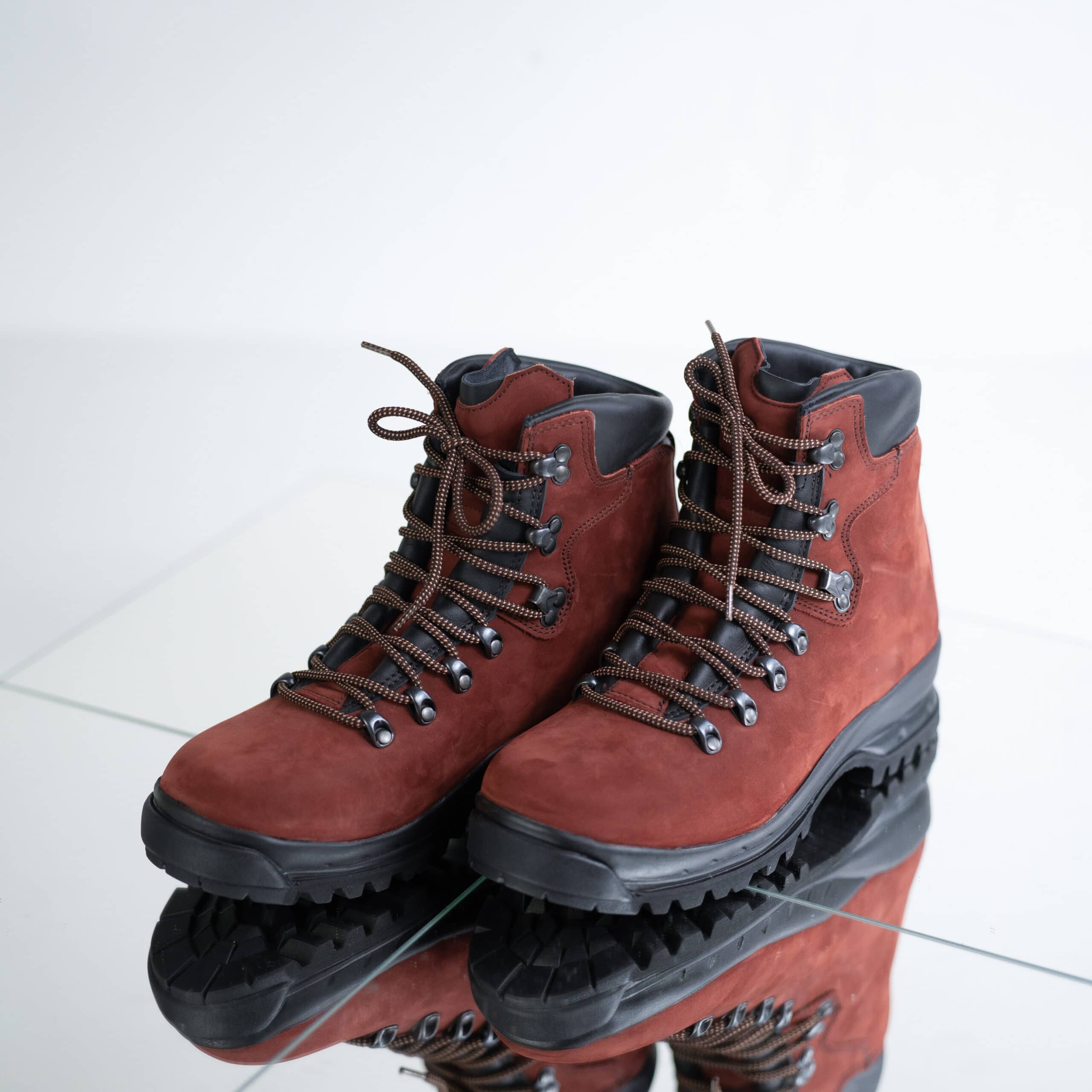 JOBOLT 5531 Rosso Aragosta waterproof hiking boots in bold red nubuck leather — front view