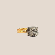 Silver Ring With Amber Kuba - Jo-Bolt-Store