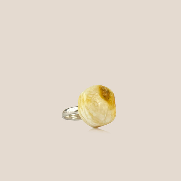 Silver Ring With Amber Swan - Jo-Bolt-Store