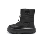 Black retro snow boot with thick sole